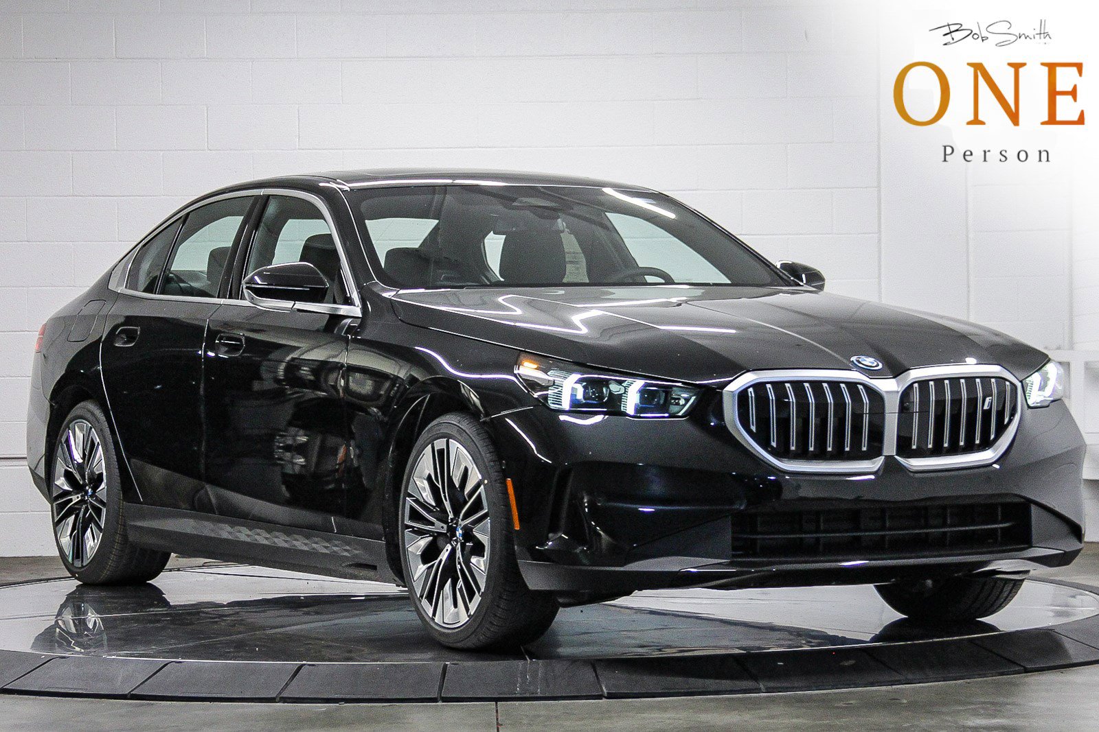 New 2026 BMW i5 eDrive40 w/ Convenience Package image 1