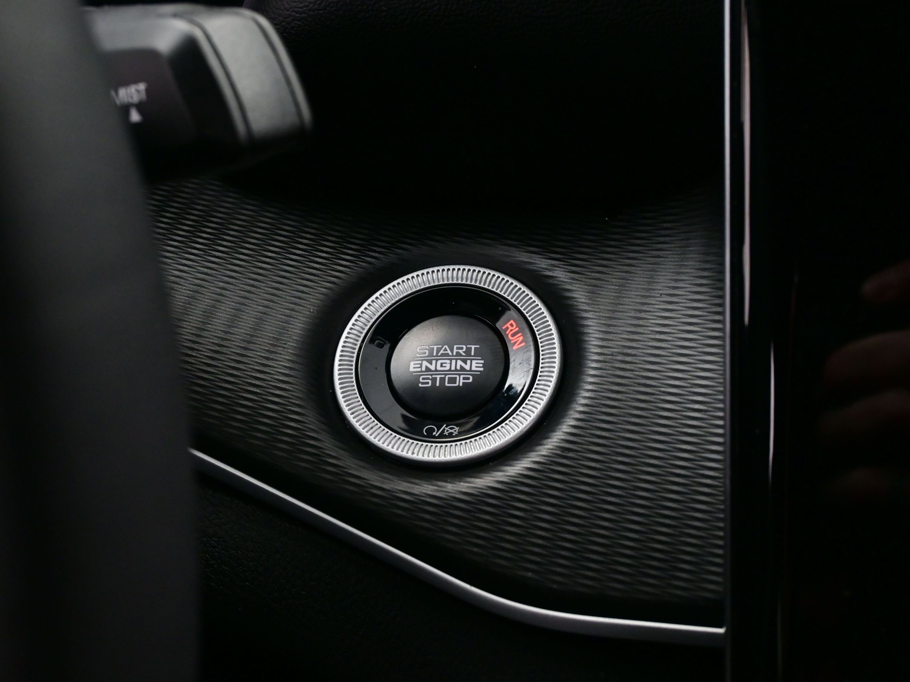 Used 2025 Jeep Grand Cherokee Laredo X w/ Luxury Tech Group I image 23