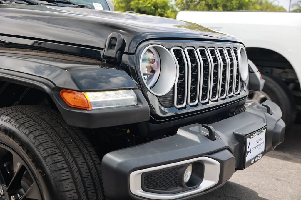 Used 2025 Jeep Wrangler Unlimited Sahara w/ Safety Group AWD/4WD image 7