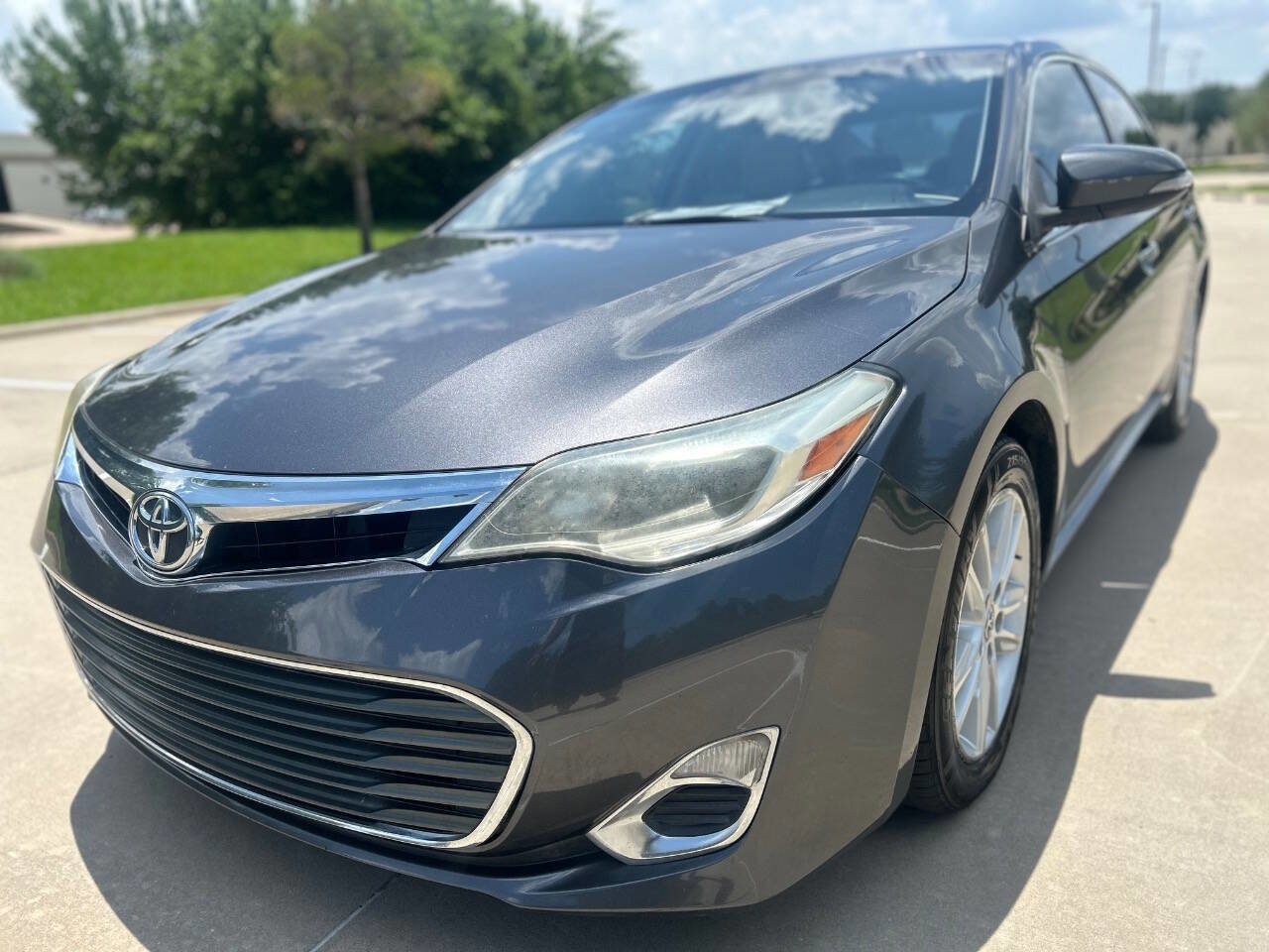 Used 2014 Toyota Avalon XLE Premium FWD image 2