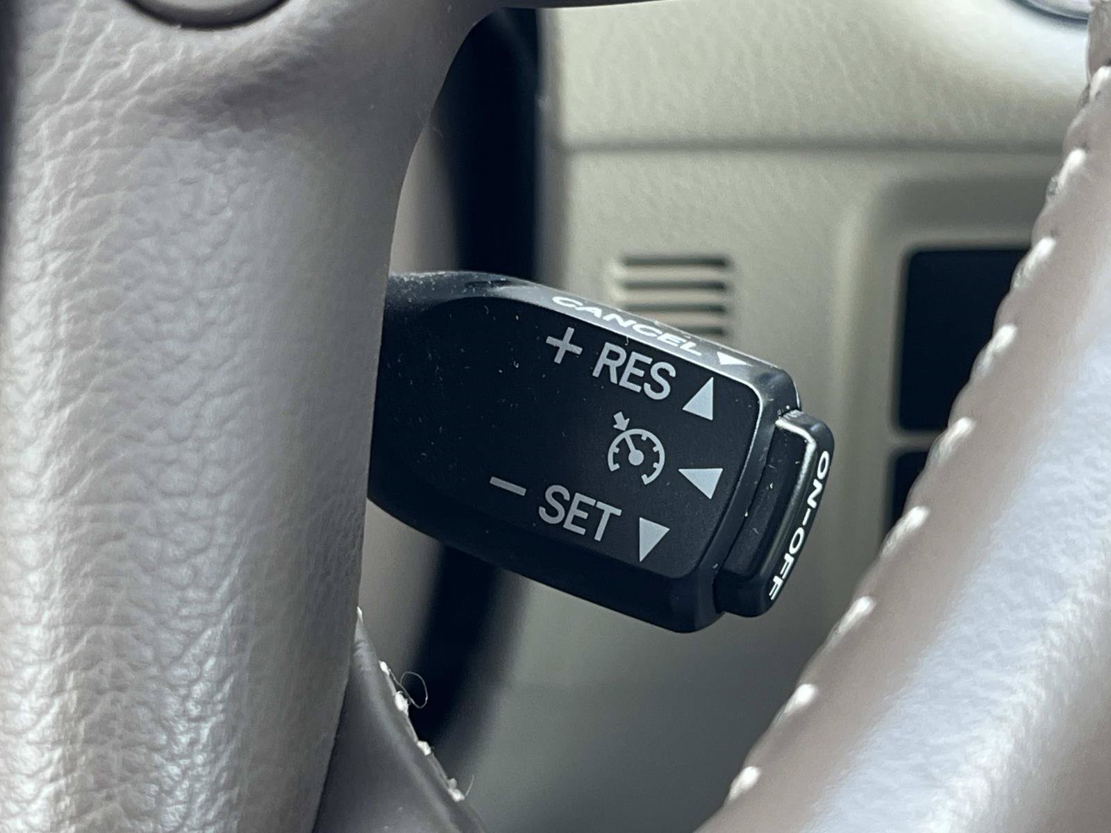 Used 2015 Lexus GX 460 w/ Premium Package AWD/4WD image 30