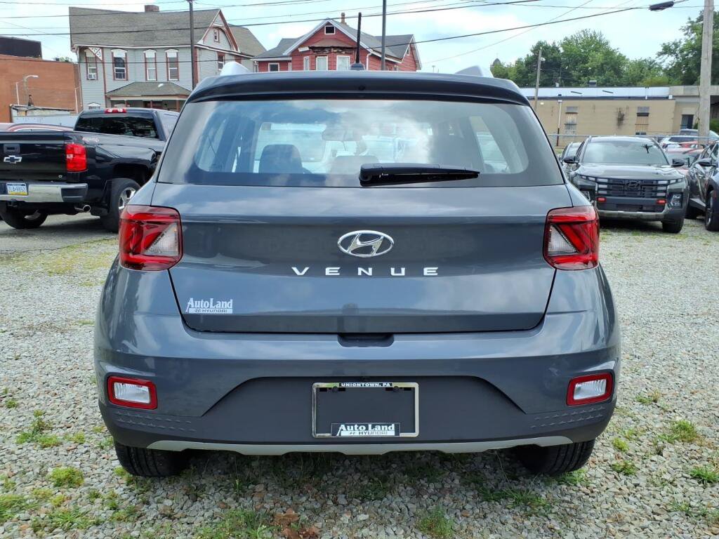 New 2026 Hyundai Venue SEL FWD image 4