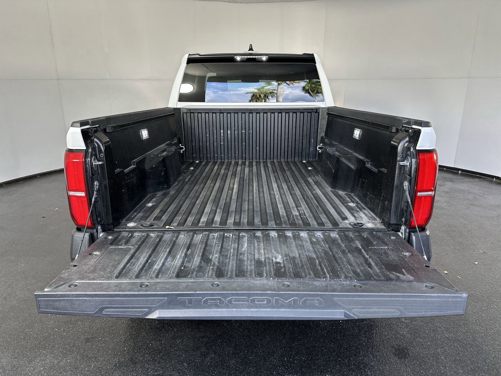 Used 2025 Toyota Tacoma SR image 22