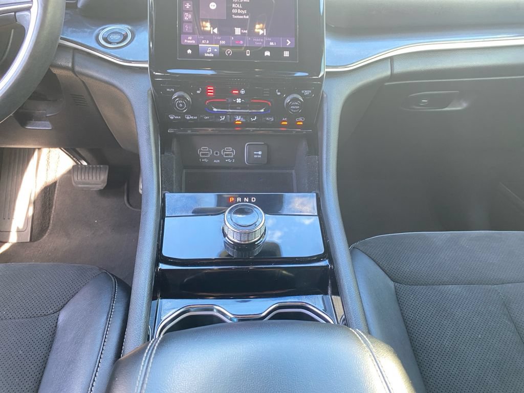 Used 2021 Jeep Grand Cherokee L Laredo RWD image 11