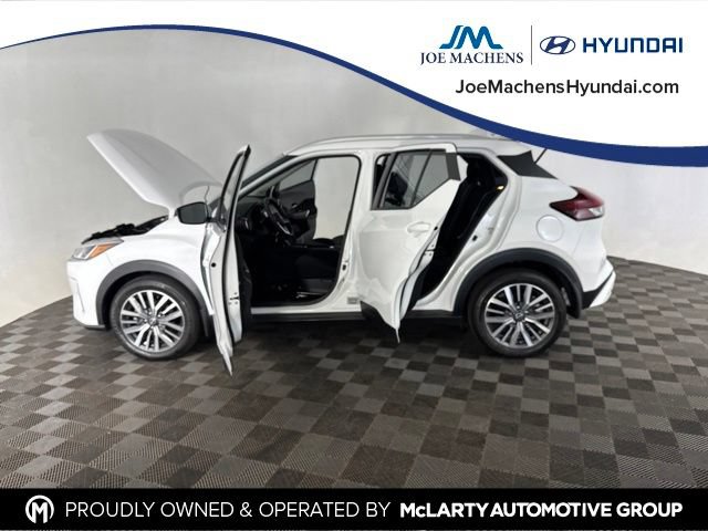 Used 2024 Nissan Kicks SV FWD image 9