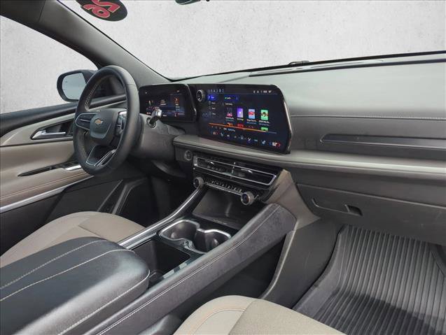 Used 2026 Chevrolet Traverse LT w/ Sun and Wheel Package FWD image 22