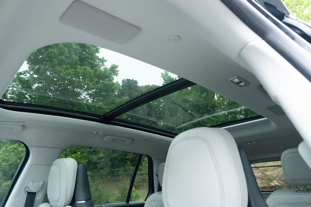 Used 2025 Lincoln Aviator Reserve w/ Equipment Group 201A AWD/4WD image 4