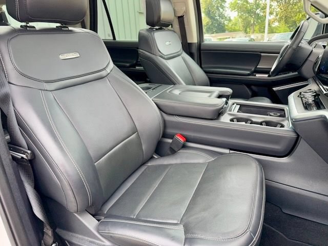 Used 2025 Ford Expedition Max Platinum AWD/4WD image 9