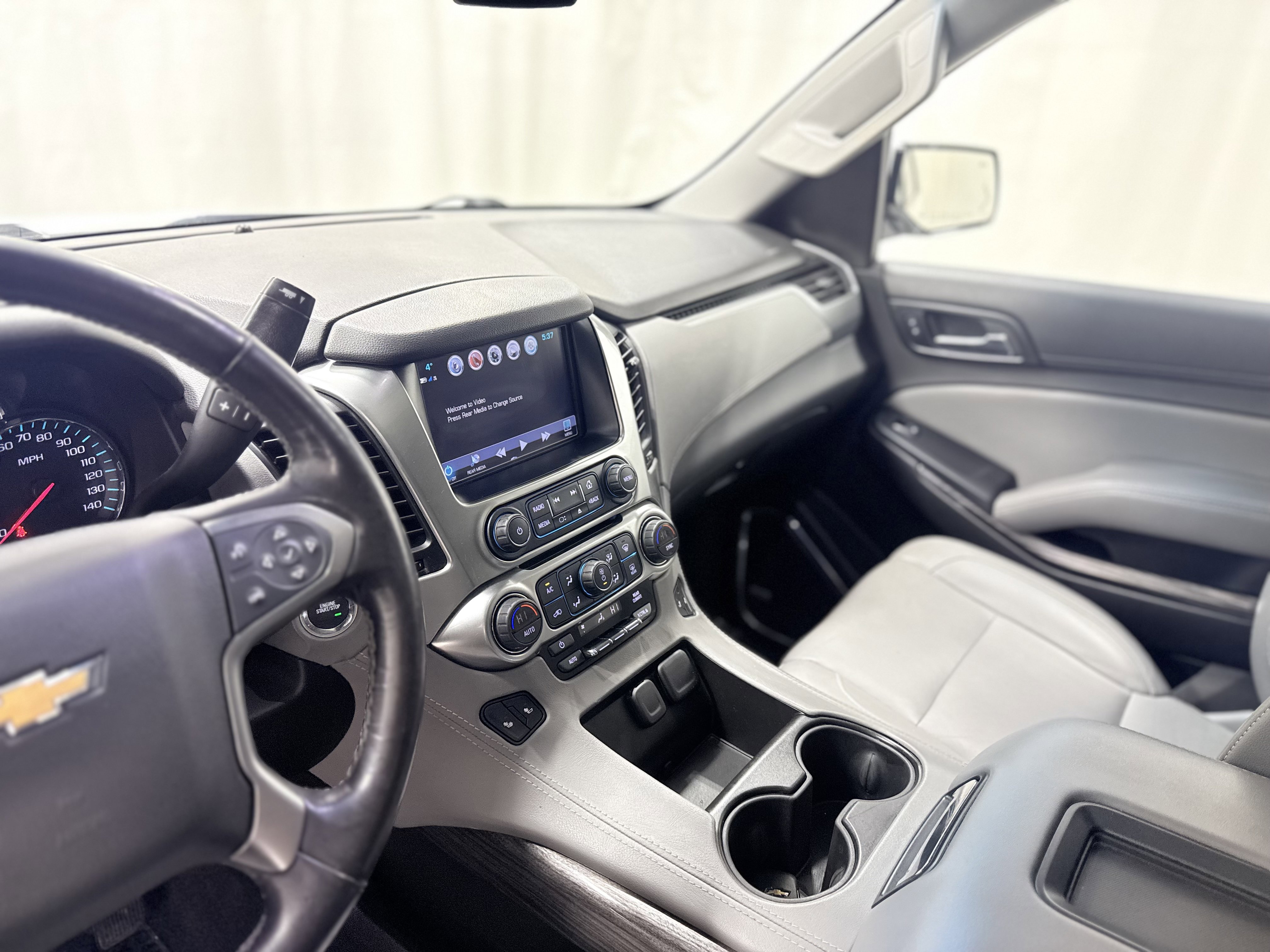 Used 2018 Chevrolet Suburban LT image 24