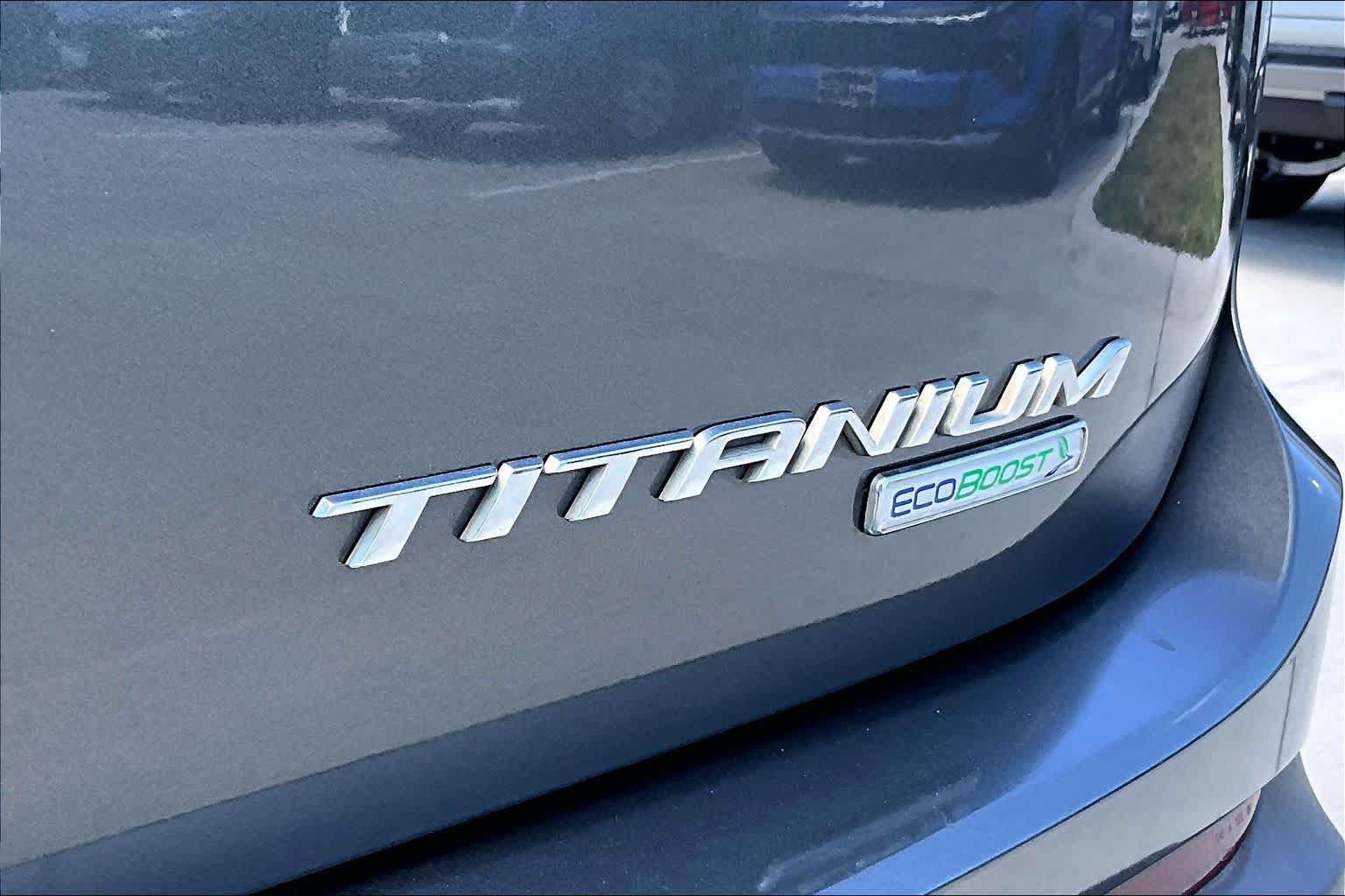 Used 2016 Ford Edge Titanium FWD image 10