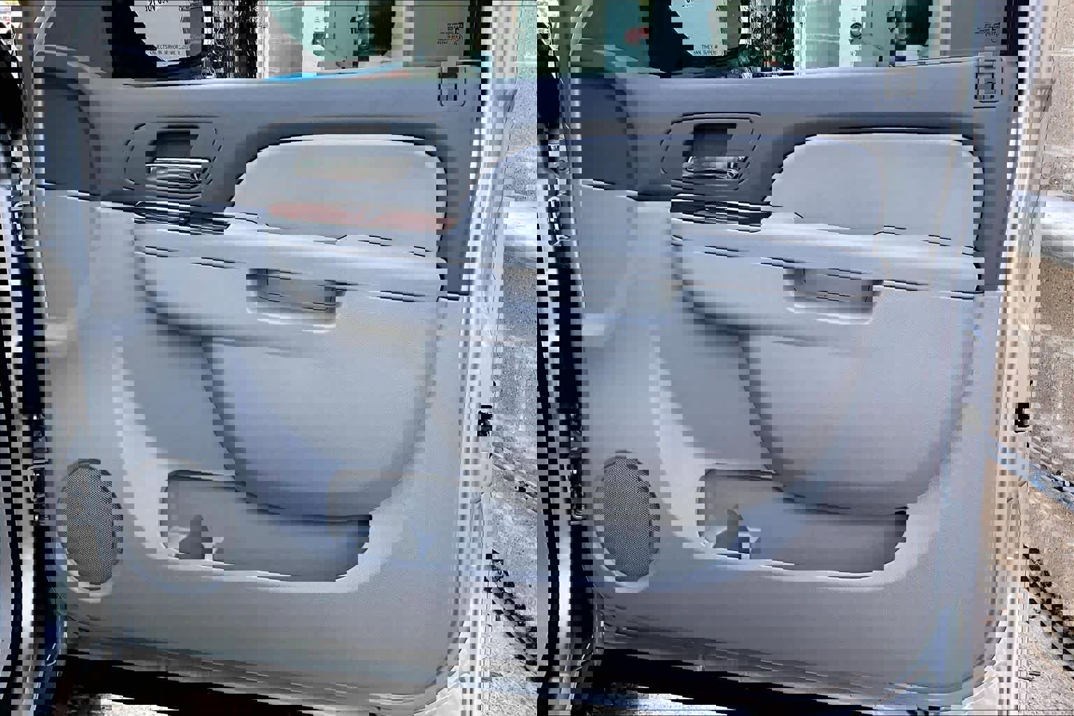 Used 2010 Chevrolet Suburban LT image 22