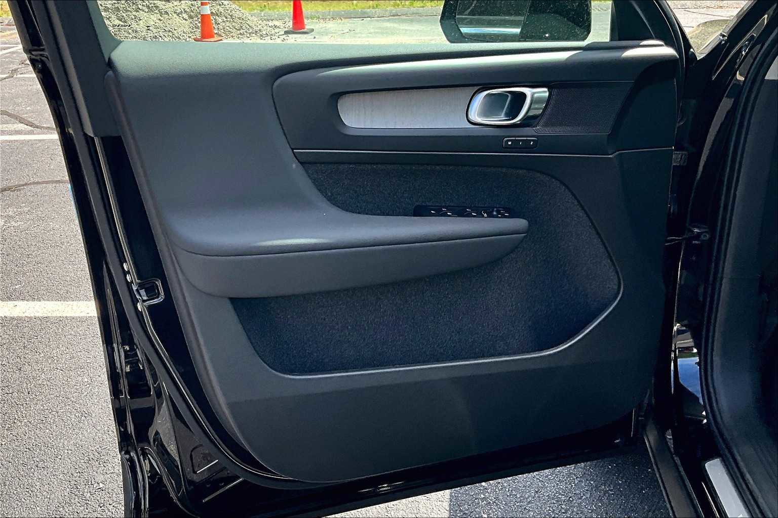 New 2026 Volvo XC40 B5 Core w/ Protection Package Premier image 11