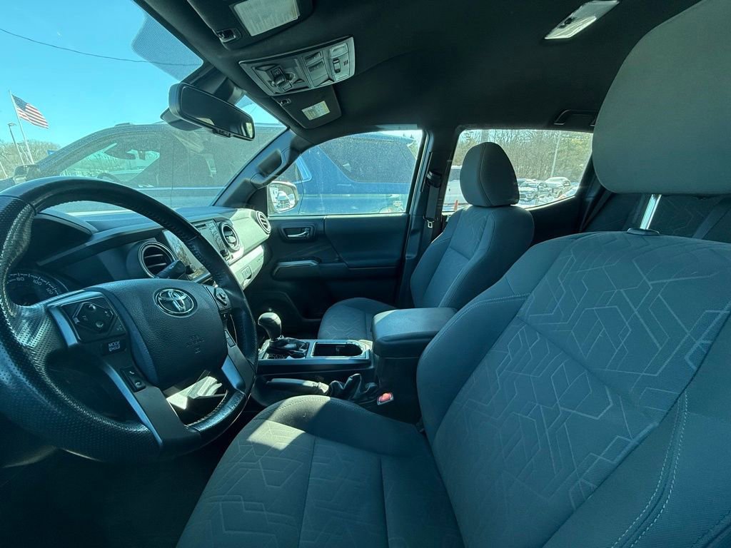 Used 2019 Toyota Tacoma TRD Off-Road image 9