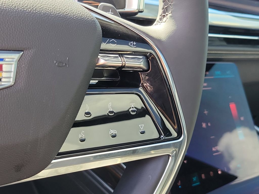 Used 2025 Cadillac Escalade ESV Premium Luxury w/ LPO, Floor Liner Package image 27