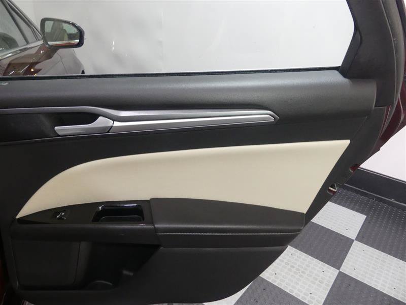 Used 2015 Ford Fusion Titanium FWD image 27
