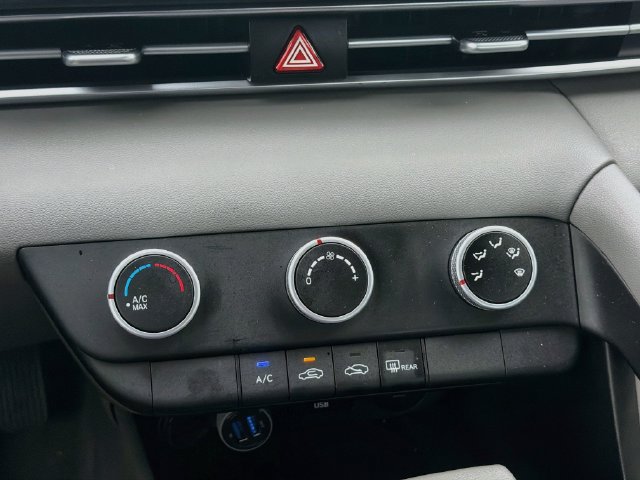Certified 2025 Hyundai Elantra SE FWD image 16