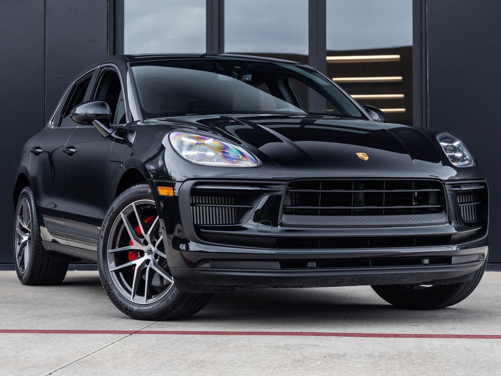 Certified 2022 Porsche Macan S image 6