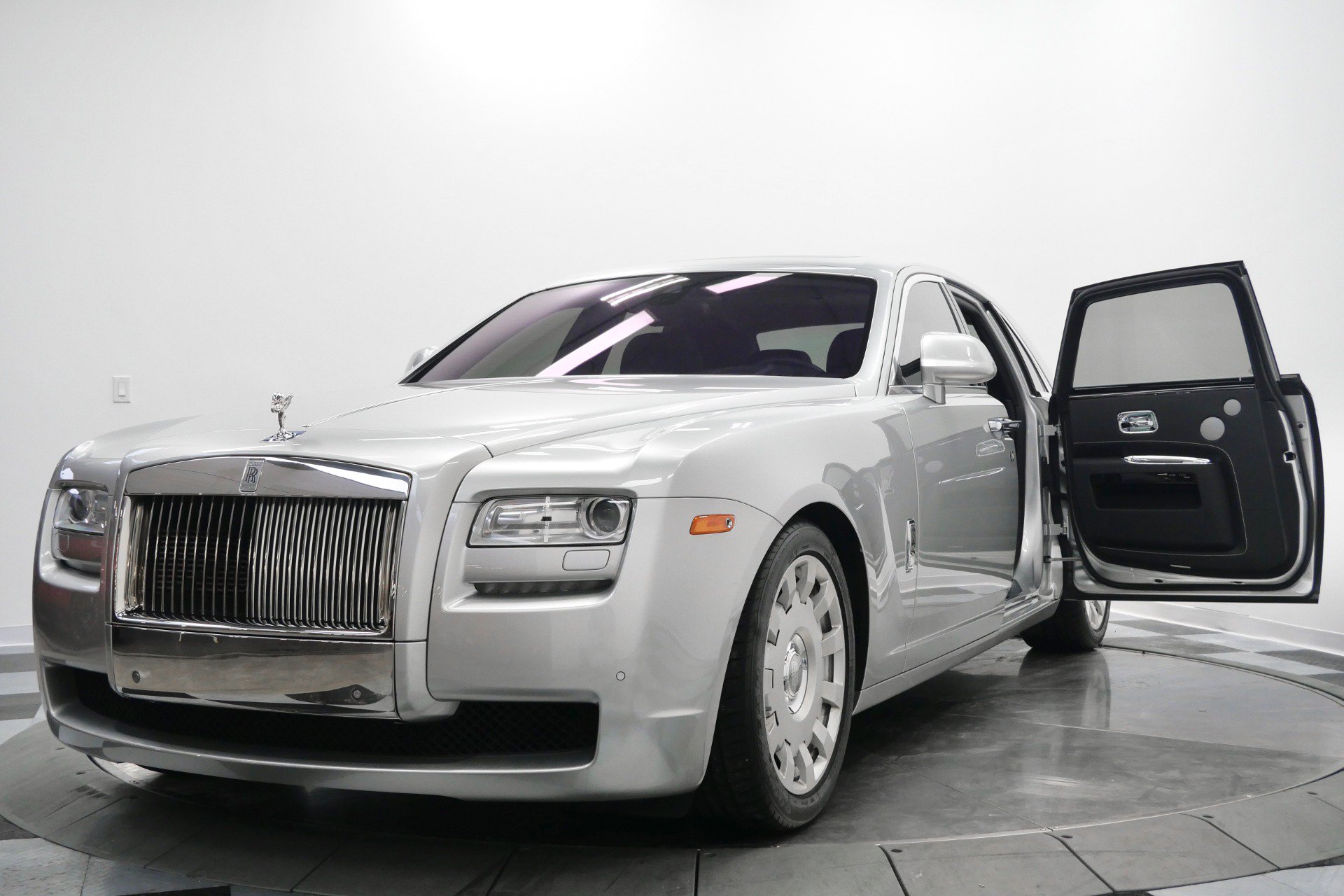 Used 2013 Rolls-Royce Ghost RWD image 5