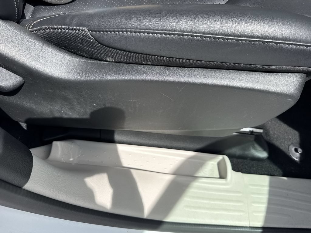Used 2024 Chrysler Pacifica Touring-L FWD image 44