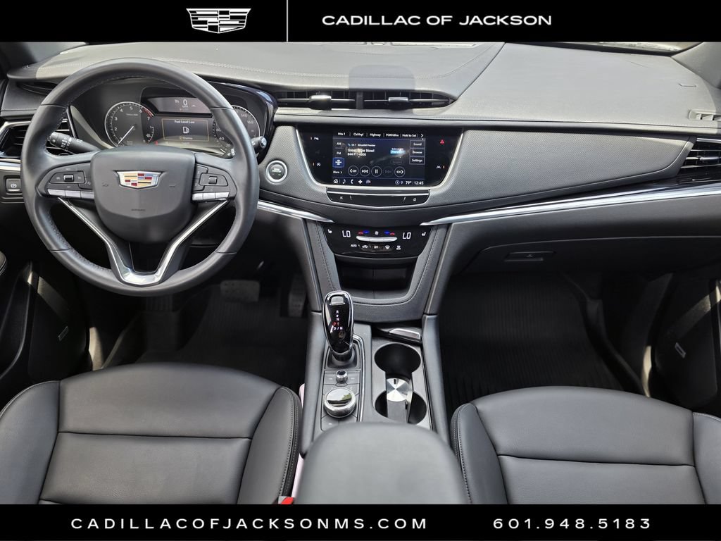Certified 2025 Cadillac XT6 Luxury FWD image 9