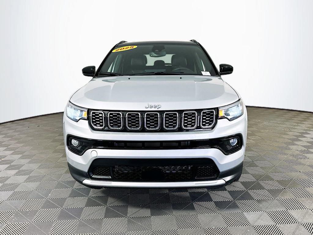 Used 2025 Jeep Compass Limited AWD/4WD image 4