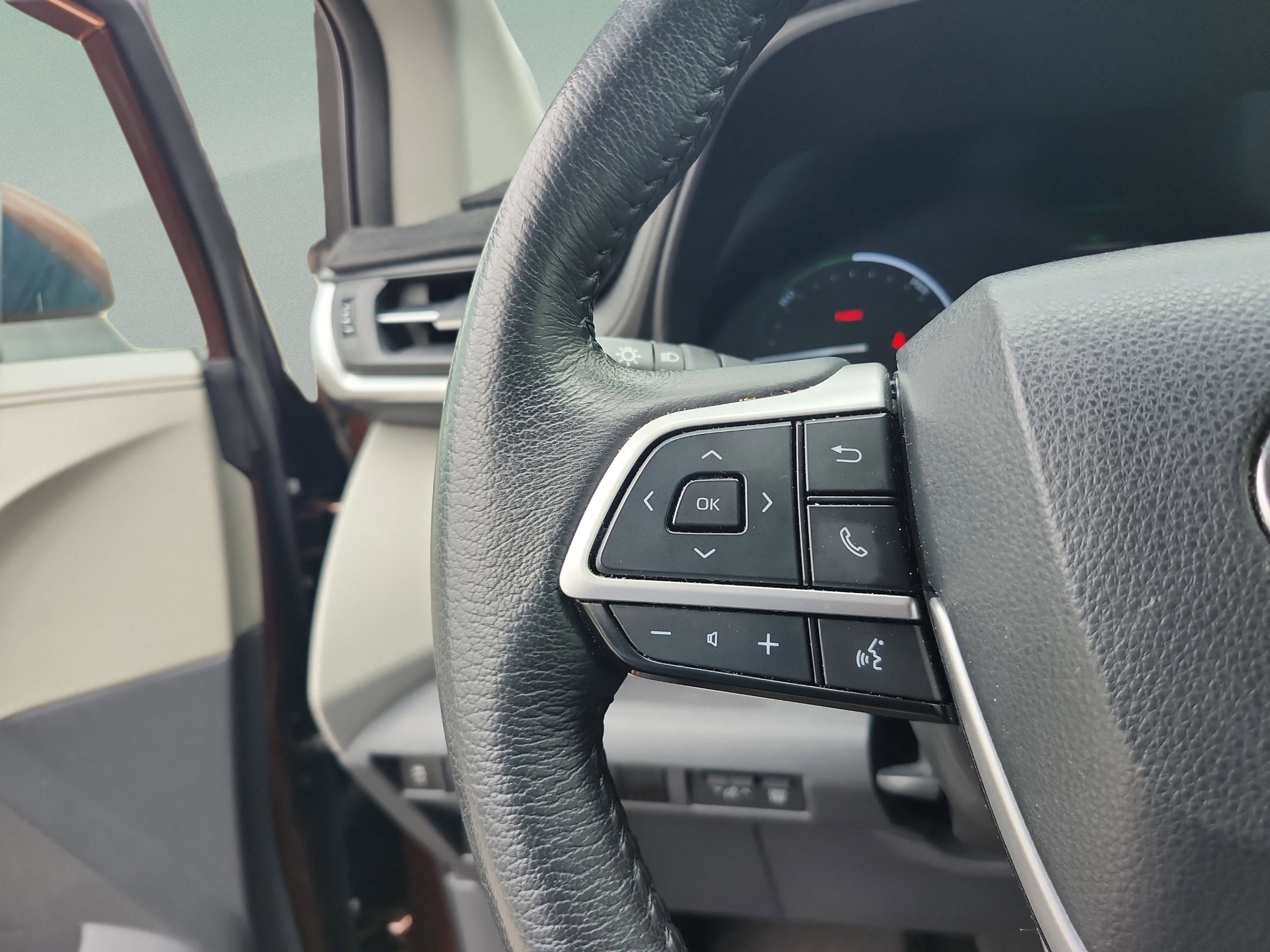 Used 2023 Toyota Sienna XLE image 14