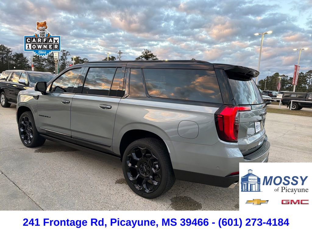 Used 2026 GMC Yukon XL Denali w/ Denali Reserve Package image 3