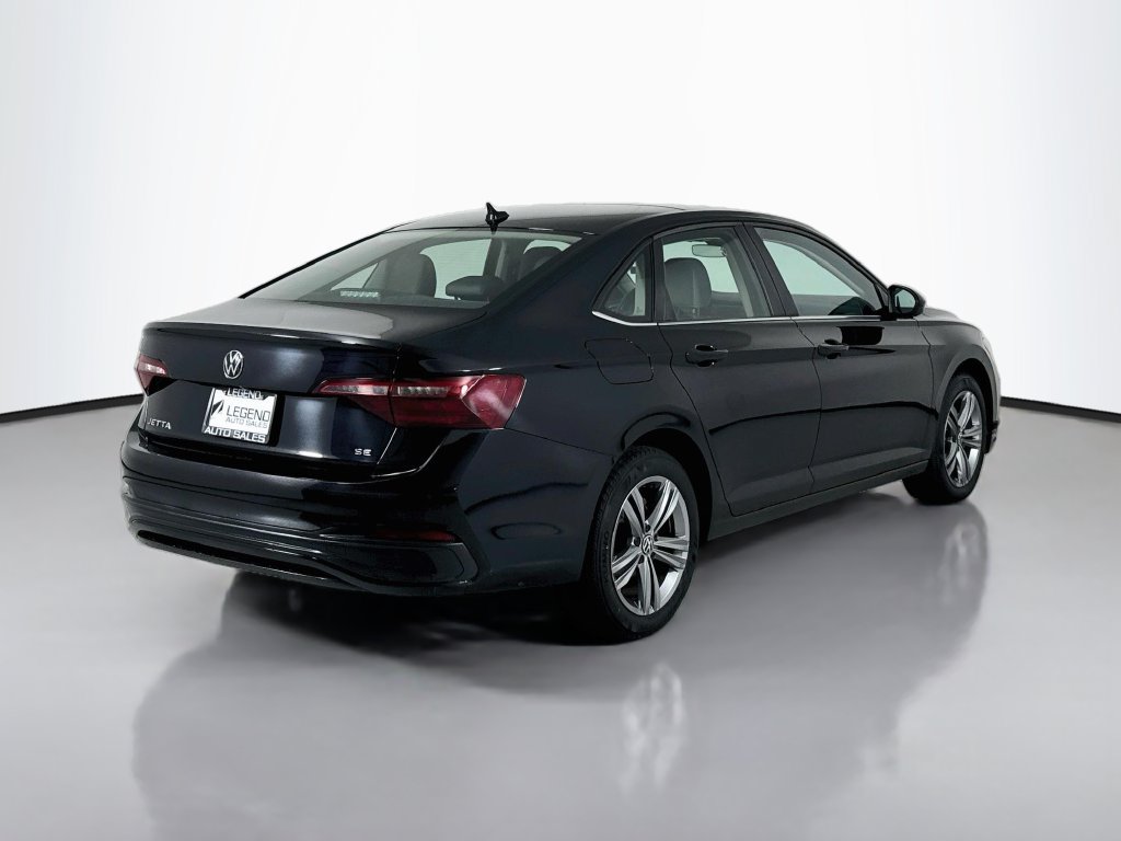 Used 2024 Volkswagen Jetta SE FWD image 6