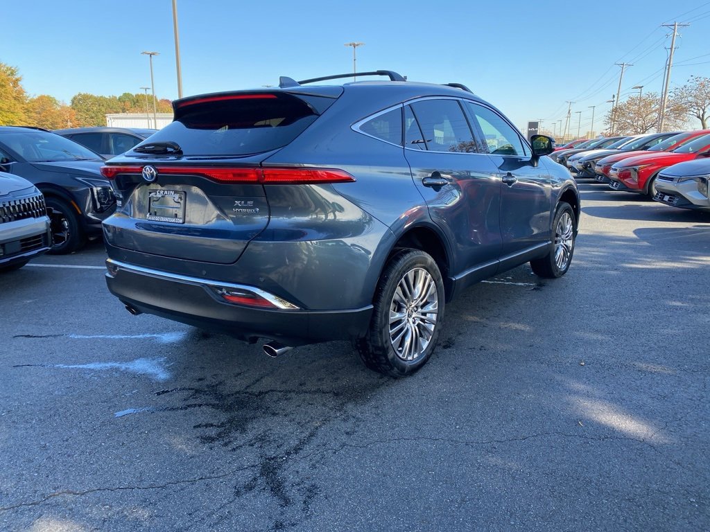 Used 2022 Toyota Venza XLE image 8