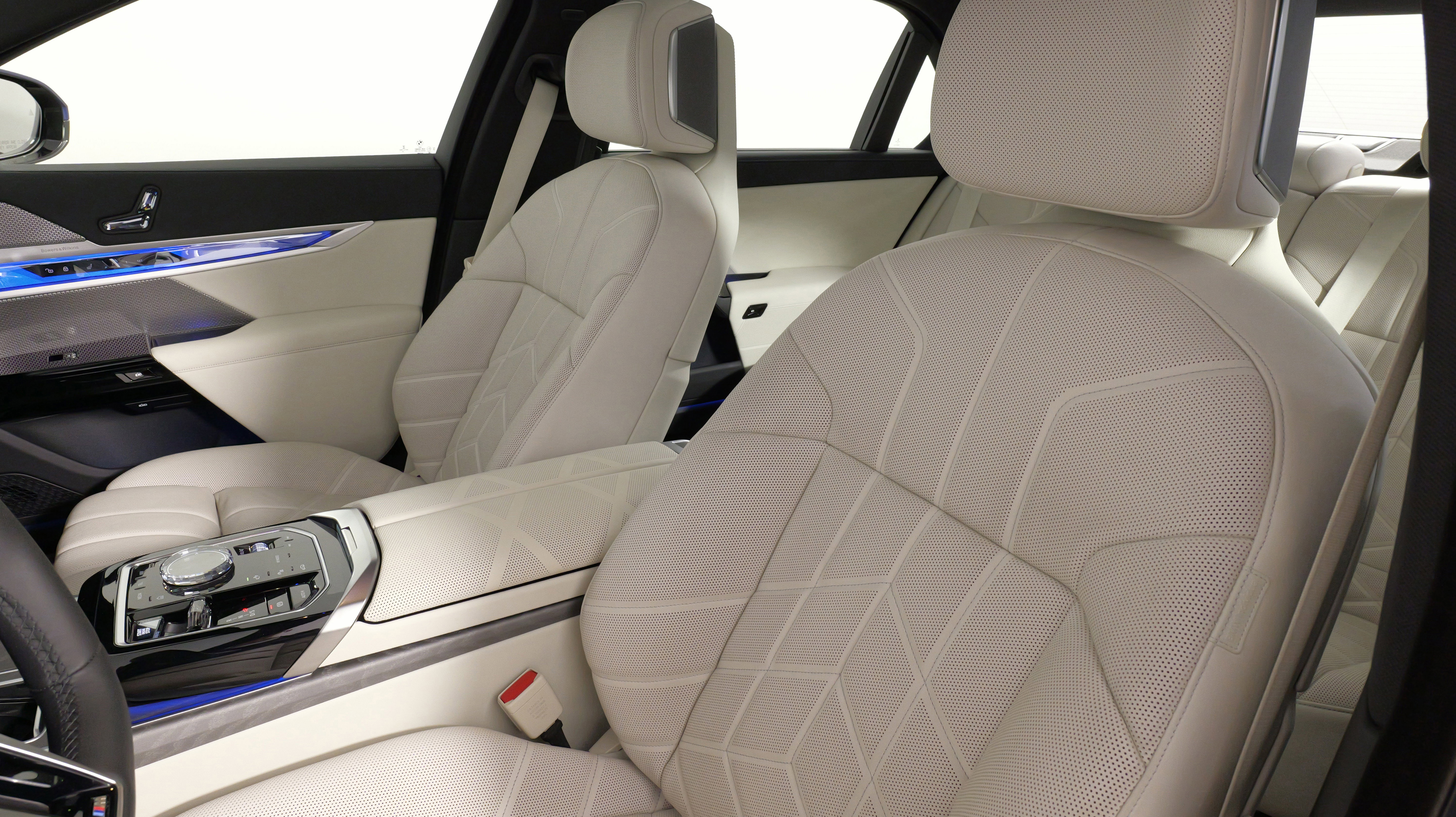 Used 2023 BMW 760i xDrive image 20