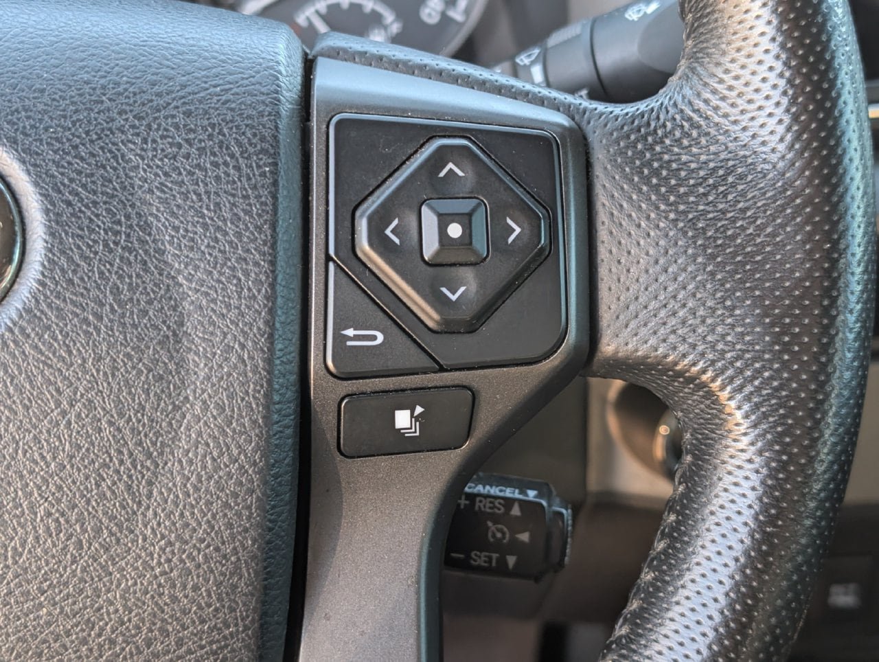 Used 2016 Toyota Tacoma TRD Off-Road w/ Towing Package RWD image 23