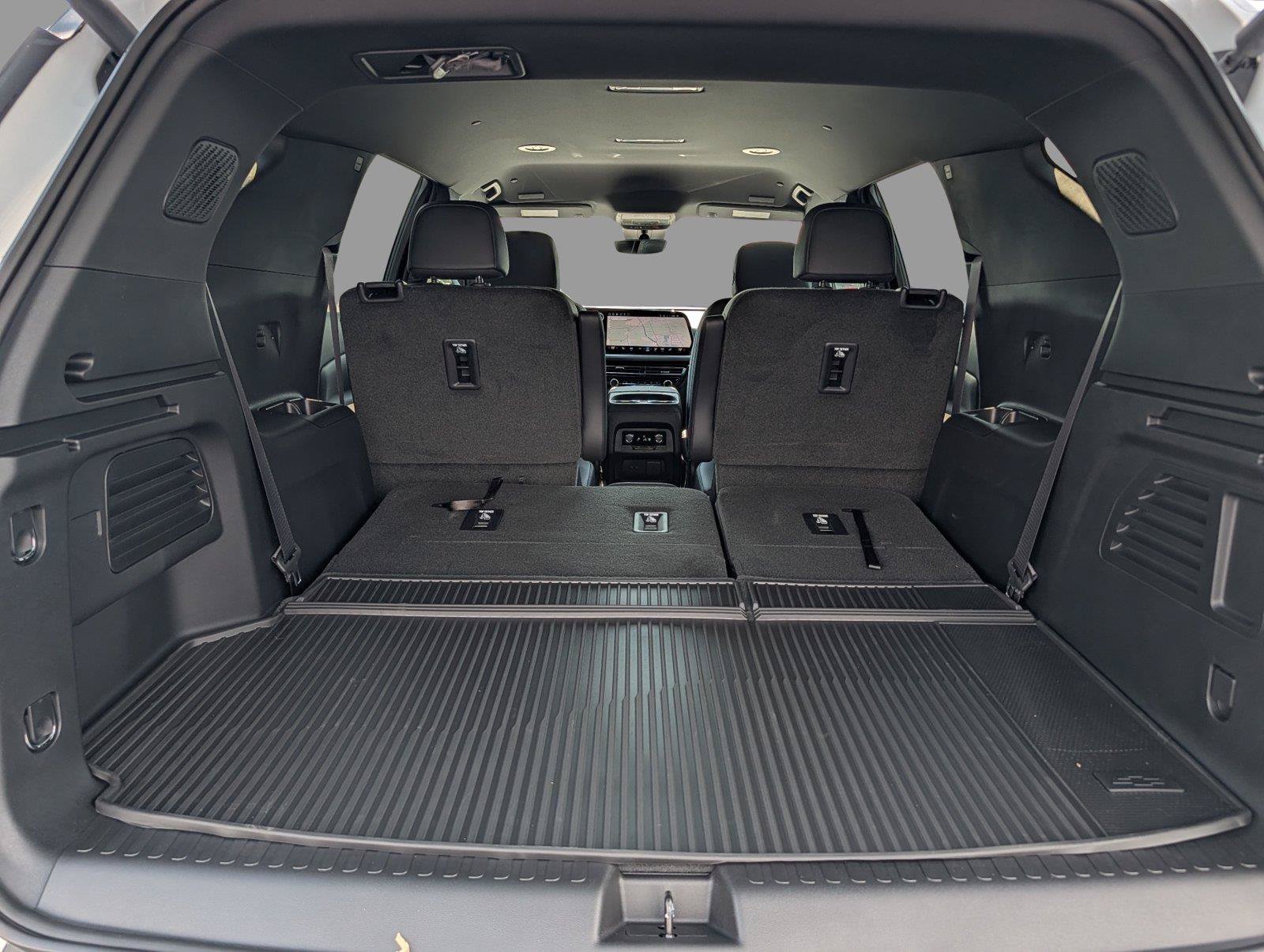 New 2026 Chevrolet Traverse LT w/ Driver Confidence Package FWD image 33