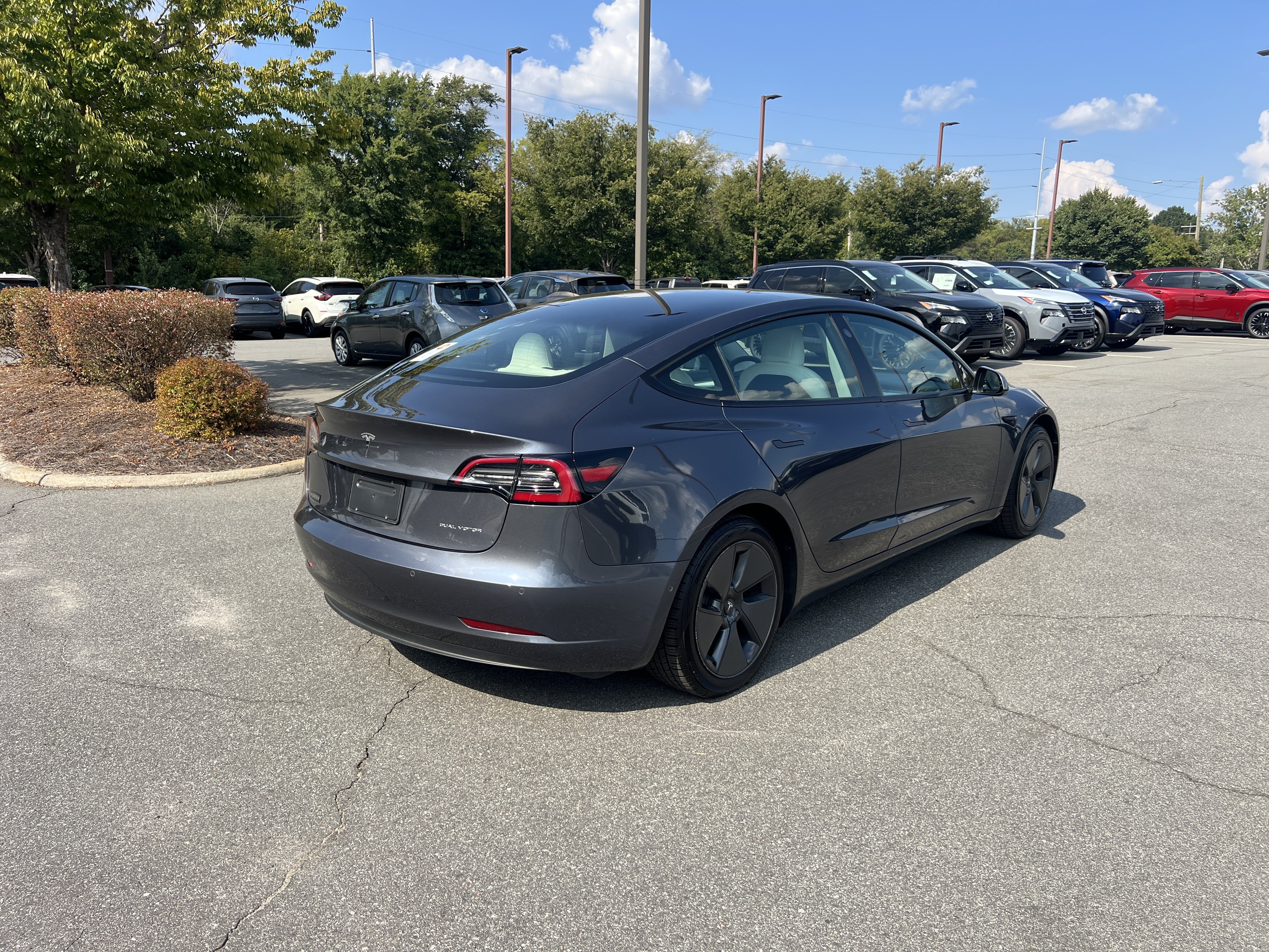 Used 2022 Tesla Model 3 Long Range AWD/4WD image 5