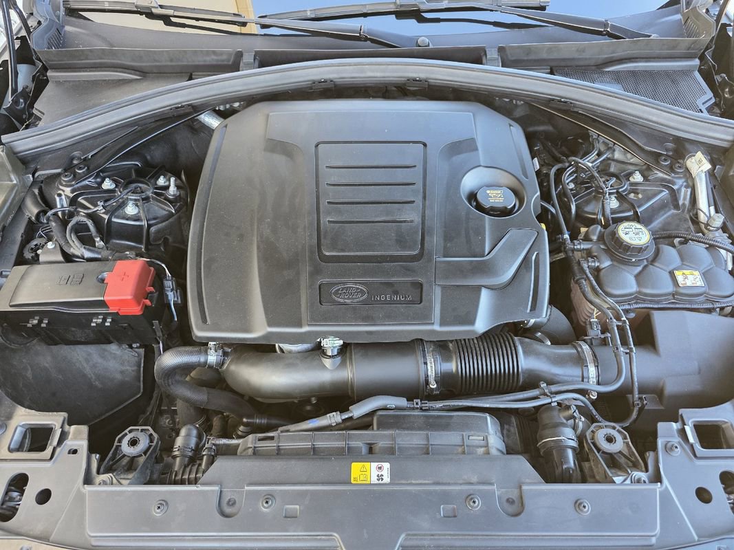 Used 2018 Land Rover Range Rover Velar R-Dynamic SE image 34