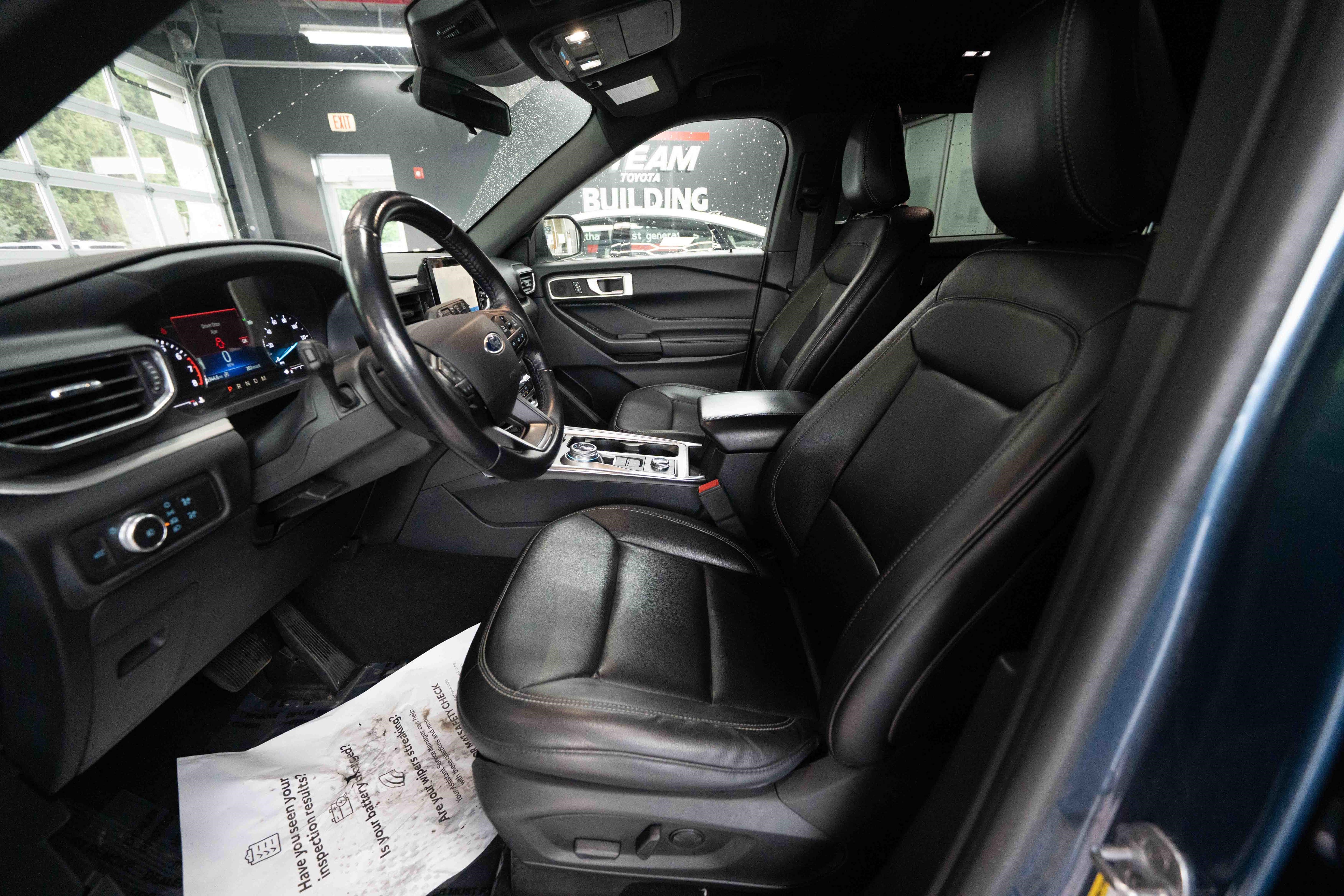 Used 2020 Ford Explorer XLT w/ Equipment Group 202A AWD/4WD image 9
