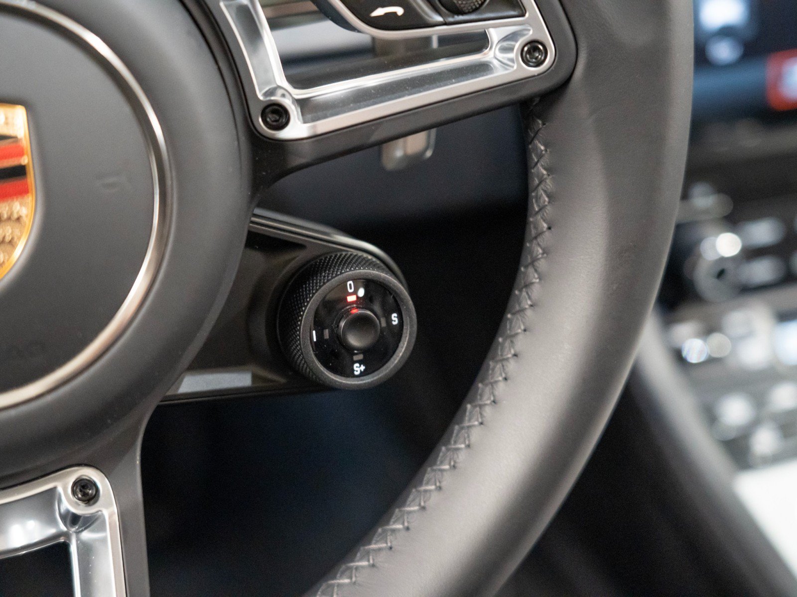 Certified 2025 Porsche 718 Boxster S RWD image 23