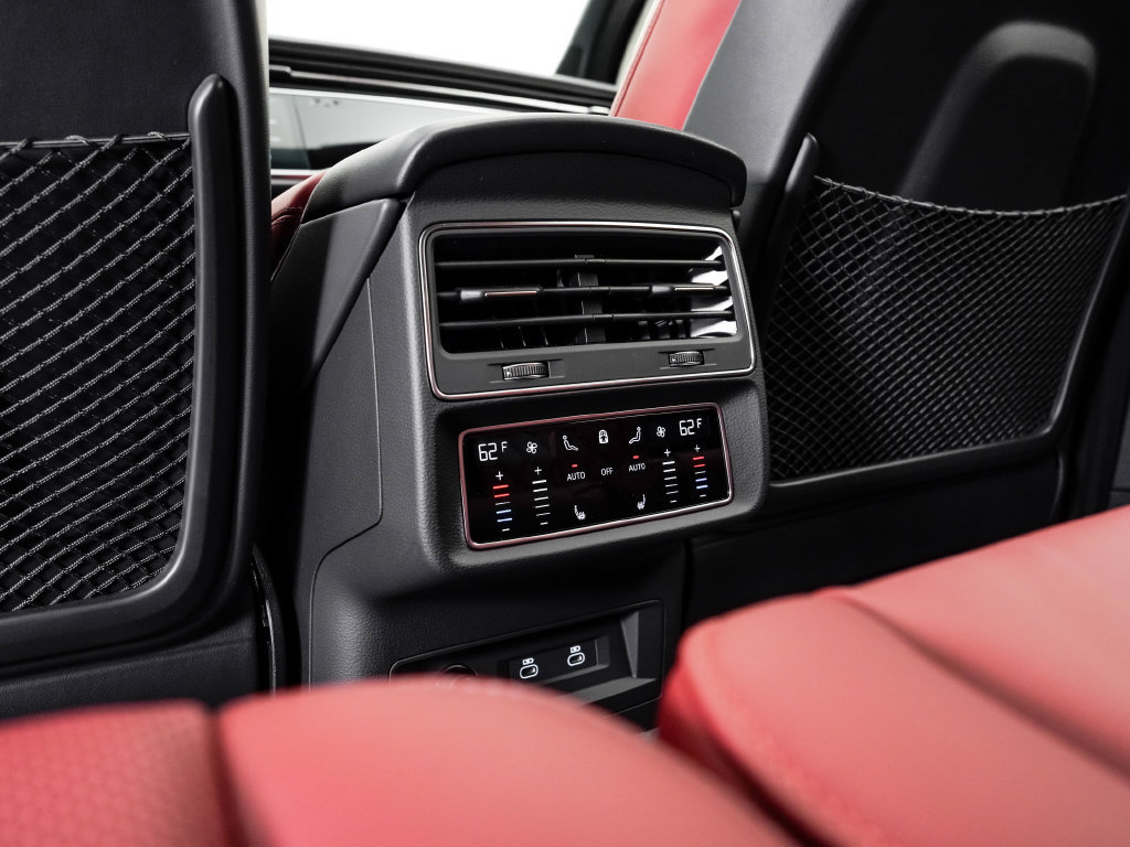 New 2026 Audi SQ7 Prestige AWD/4WD image 30