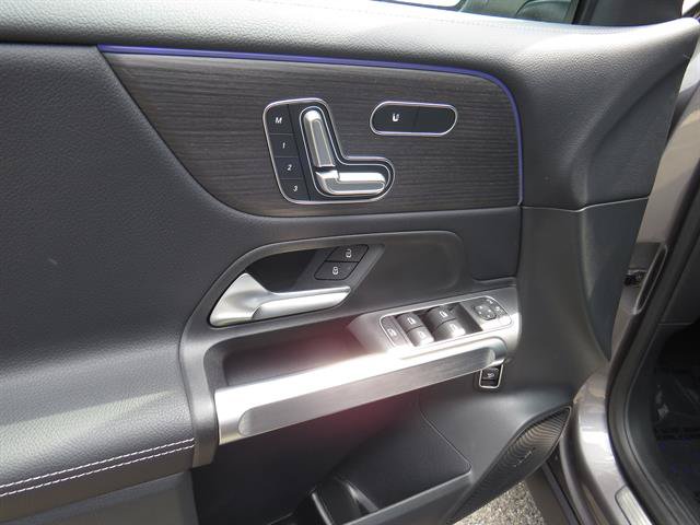 Used 2026 Mercedes-Benz GLB 250 4MATIC image 8