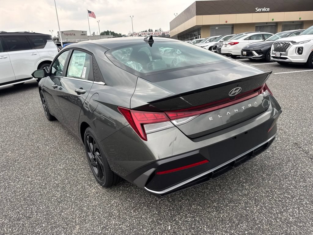 New 2026 Hyundai Elantra SEL Sport Premium FWD image 7