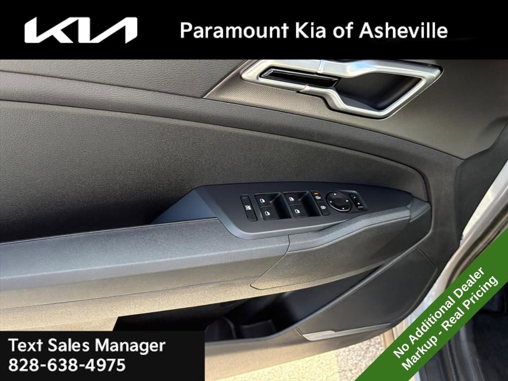 New 2026 Kia Sportage S image 24