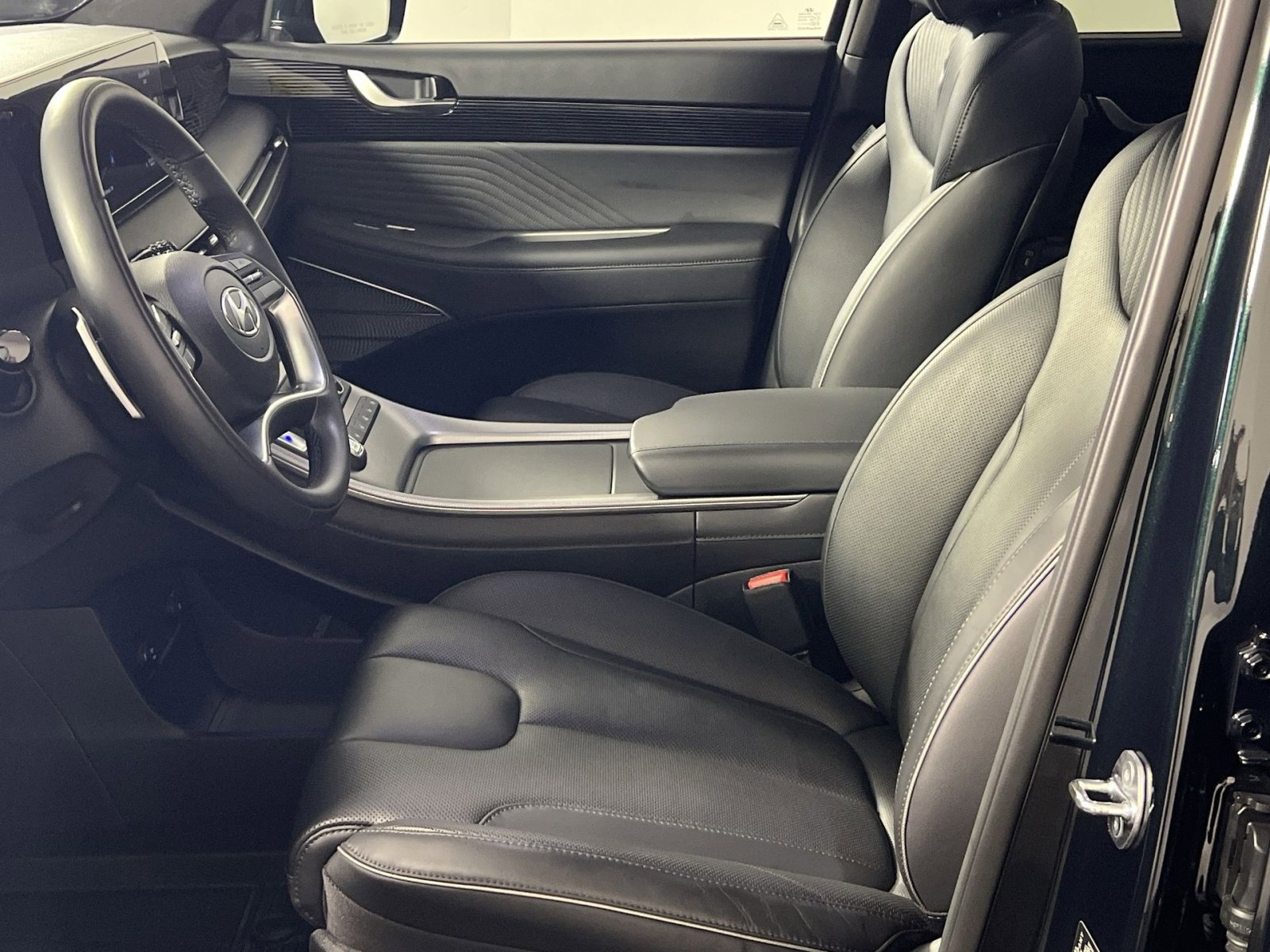 Used 2025 Hyundai Palisade Calligraphy image 13