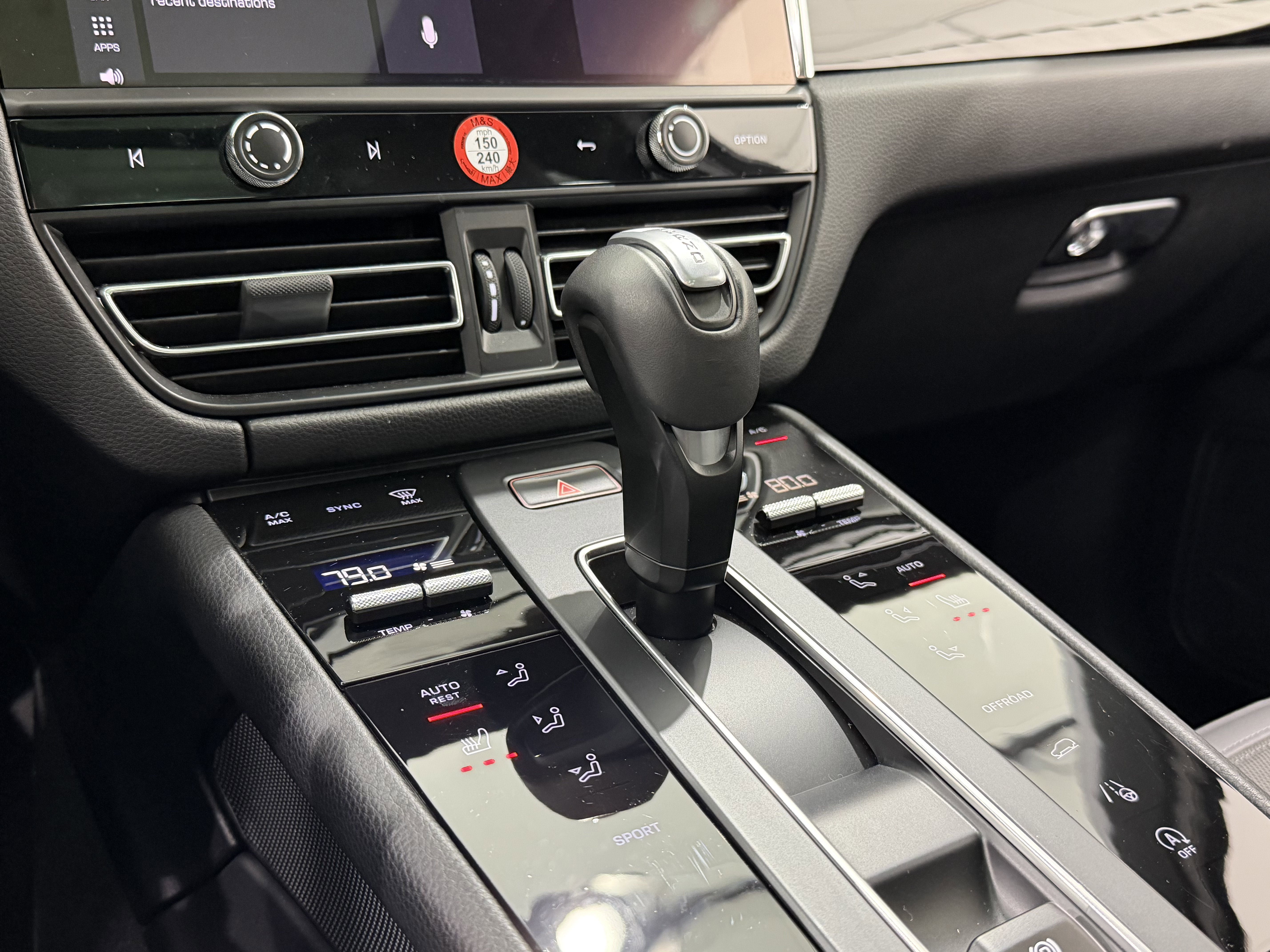 Certified 2025 Porsche Macan image 33