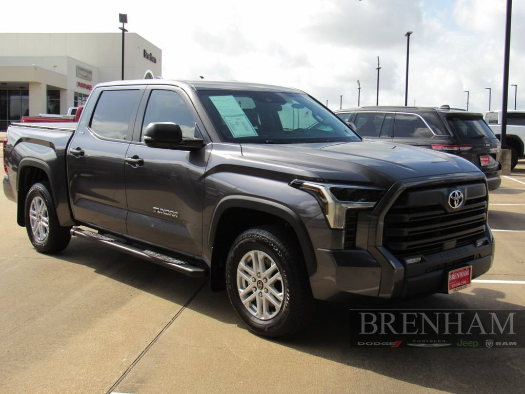 Used 2024 Toyota Tundra SR5 w/ SR5 Convenience Package AWD/4WD image 8