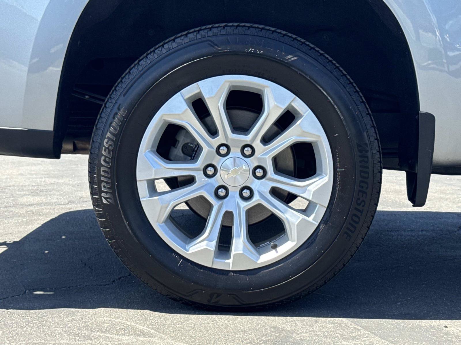 Used 2023 Chevrolet Silverado 1500 LTZ AWD/4WD image 32
