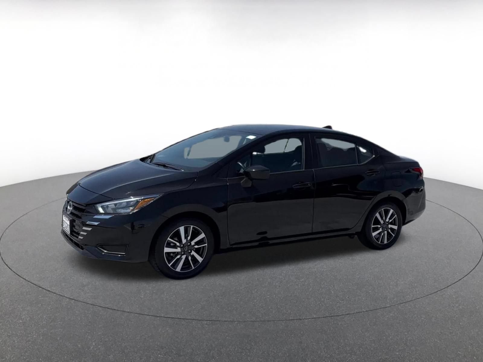 Used 2025 Nissan Versa SV FWD image 8