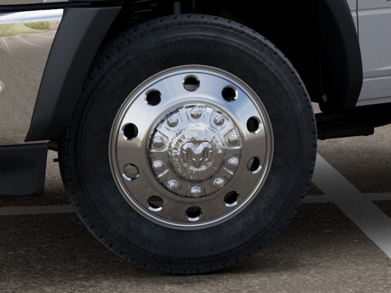 New 2025 RAM 5500 4x4 Regular Cab image 8