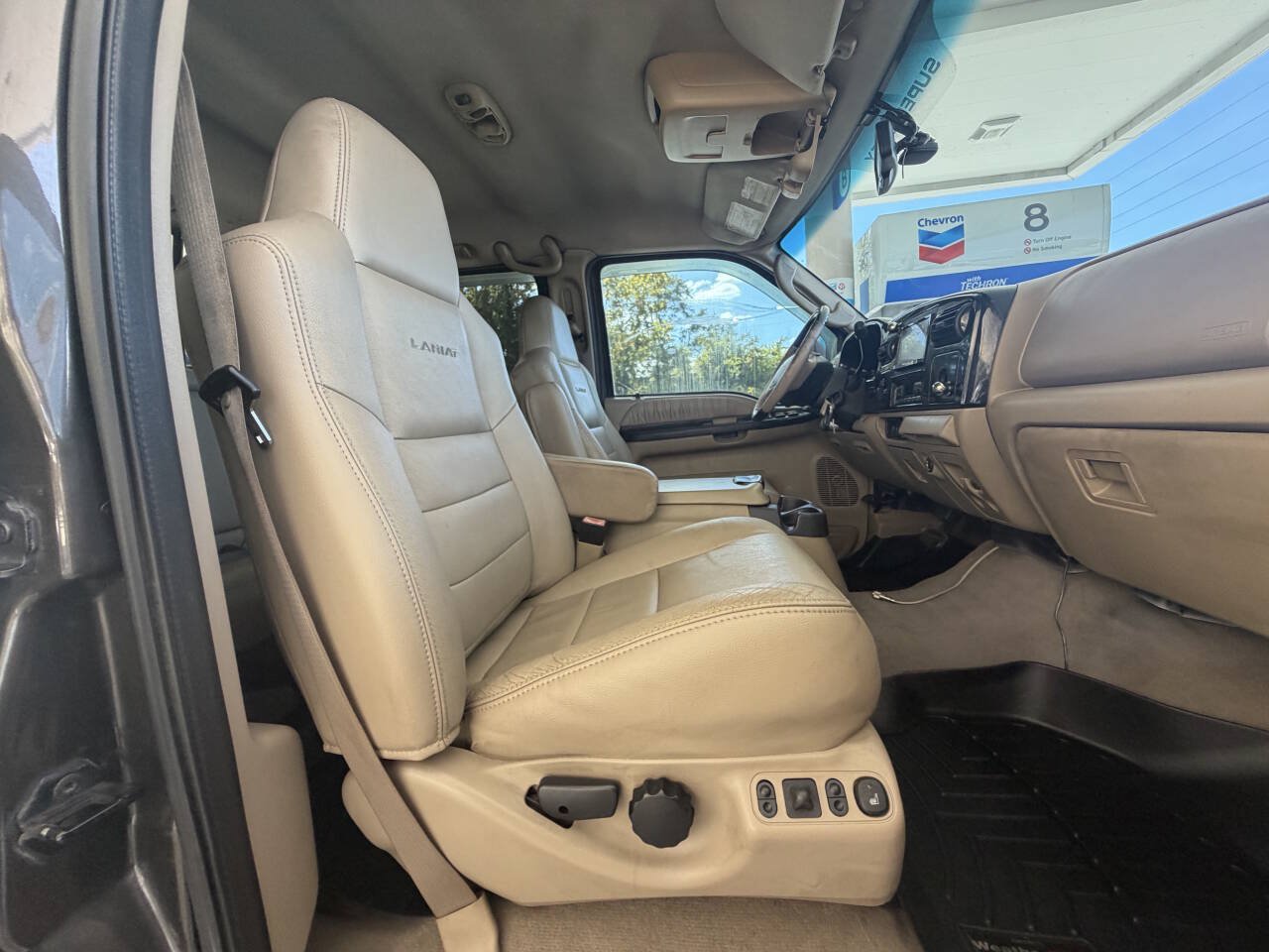 Used 2007 Ford F250 Lariat AWD/4WD image 7