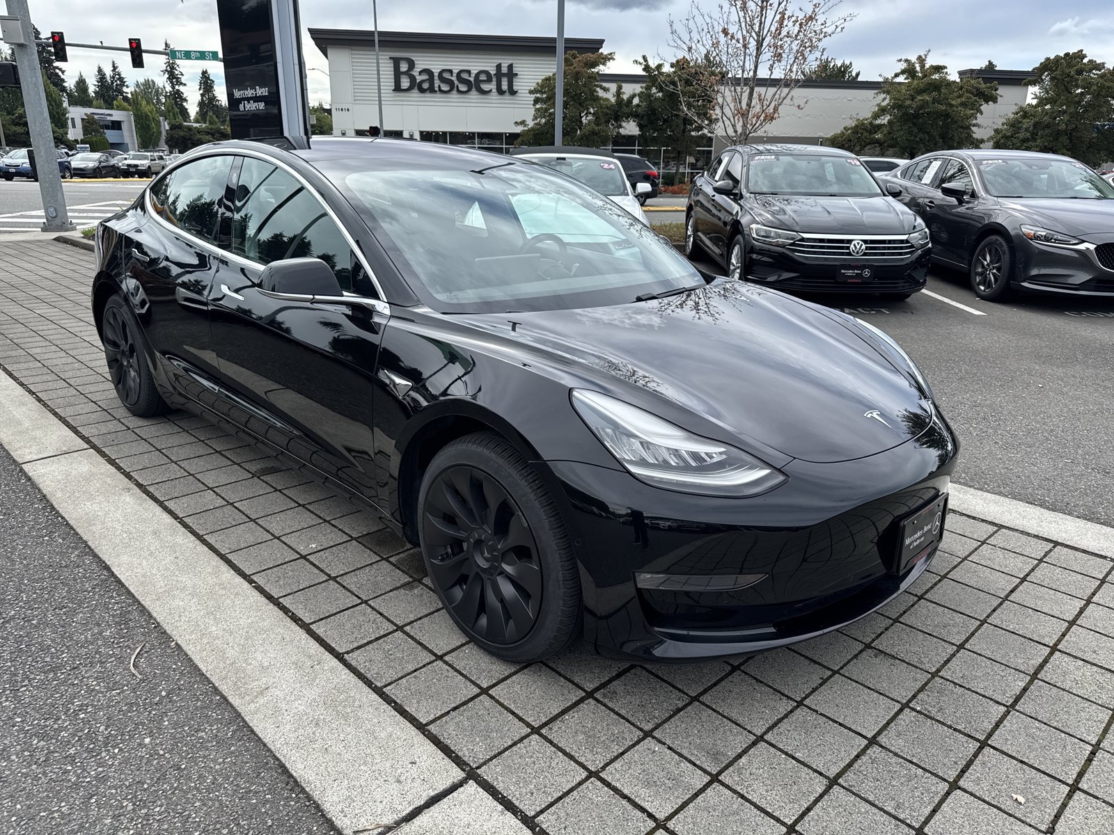 Used 2018 Tesla Model 3 Long Range RWD image 3