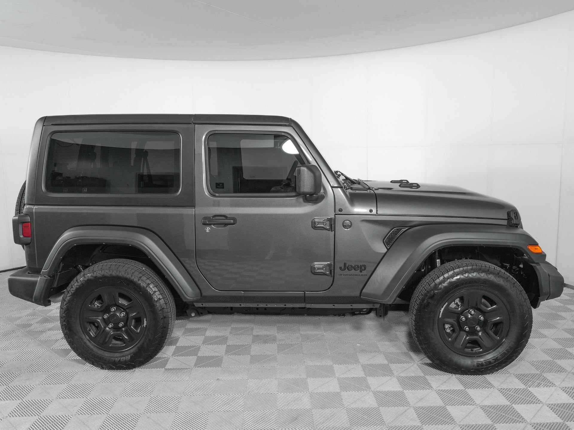 Used 2025 Jeep Wrangler Sport AWD/4WD image 3