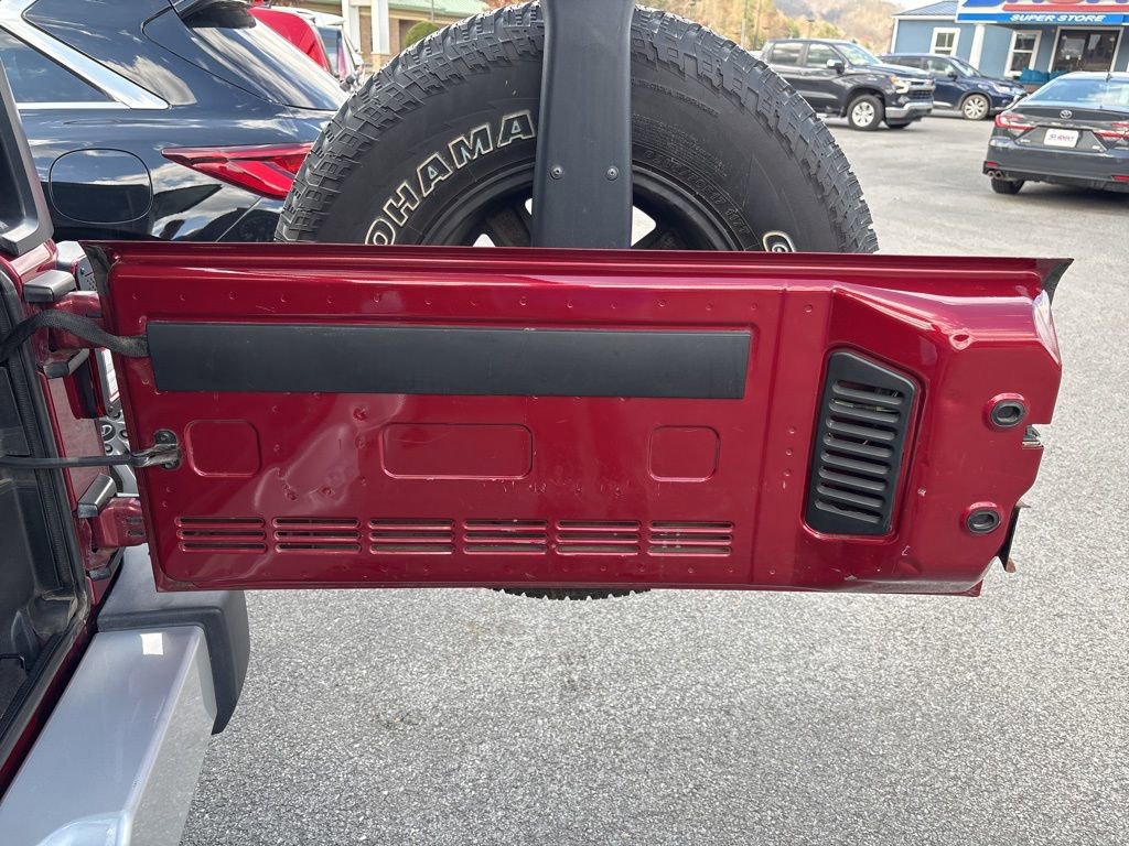 Used 2012 Jeep Wrangler Unlimited Sahara w/ Dual Top Group image 13